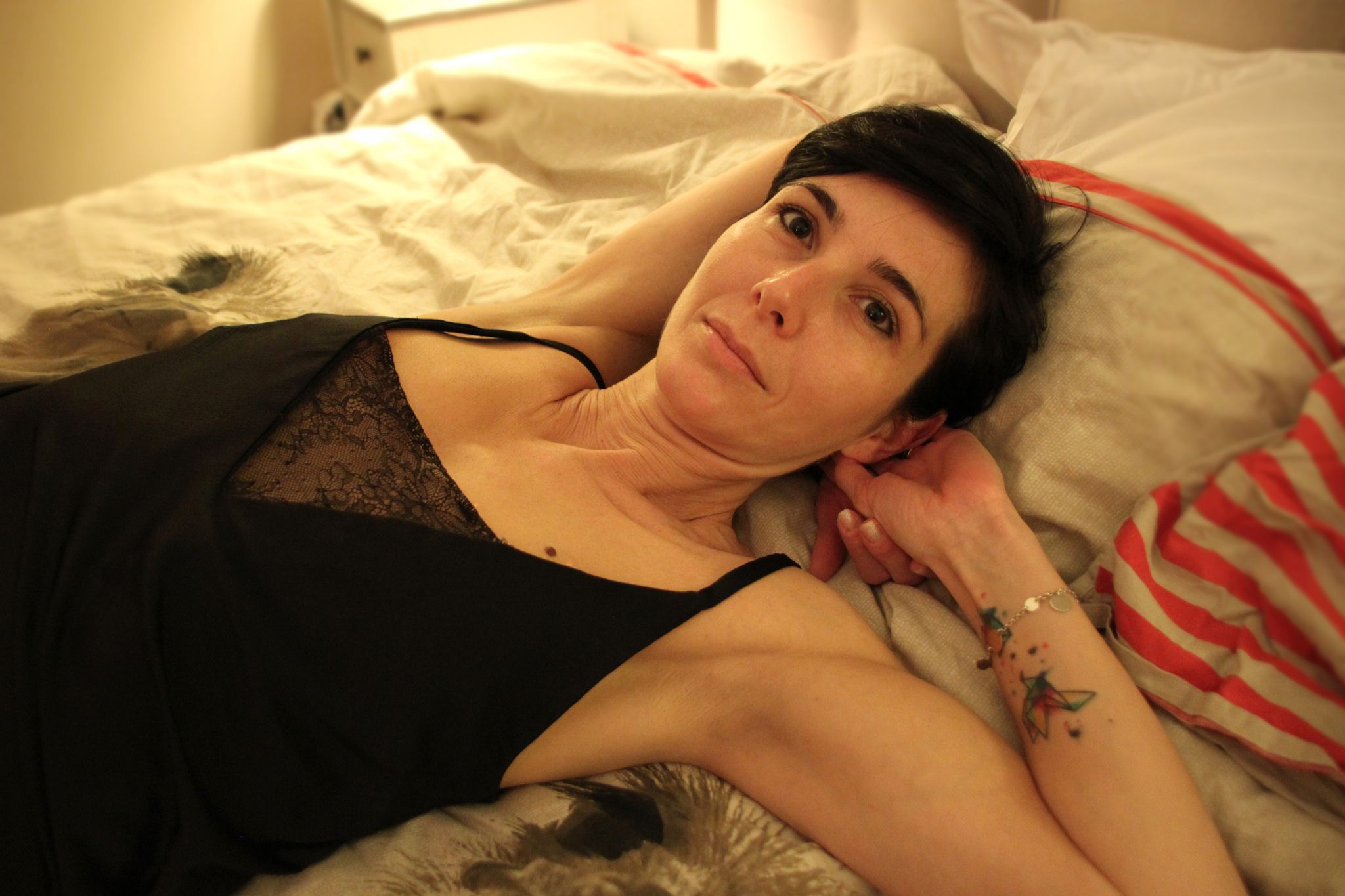 Udata vitka crnka, biseksualka