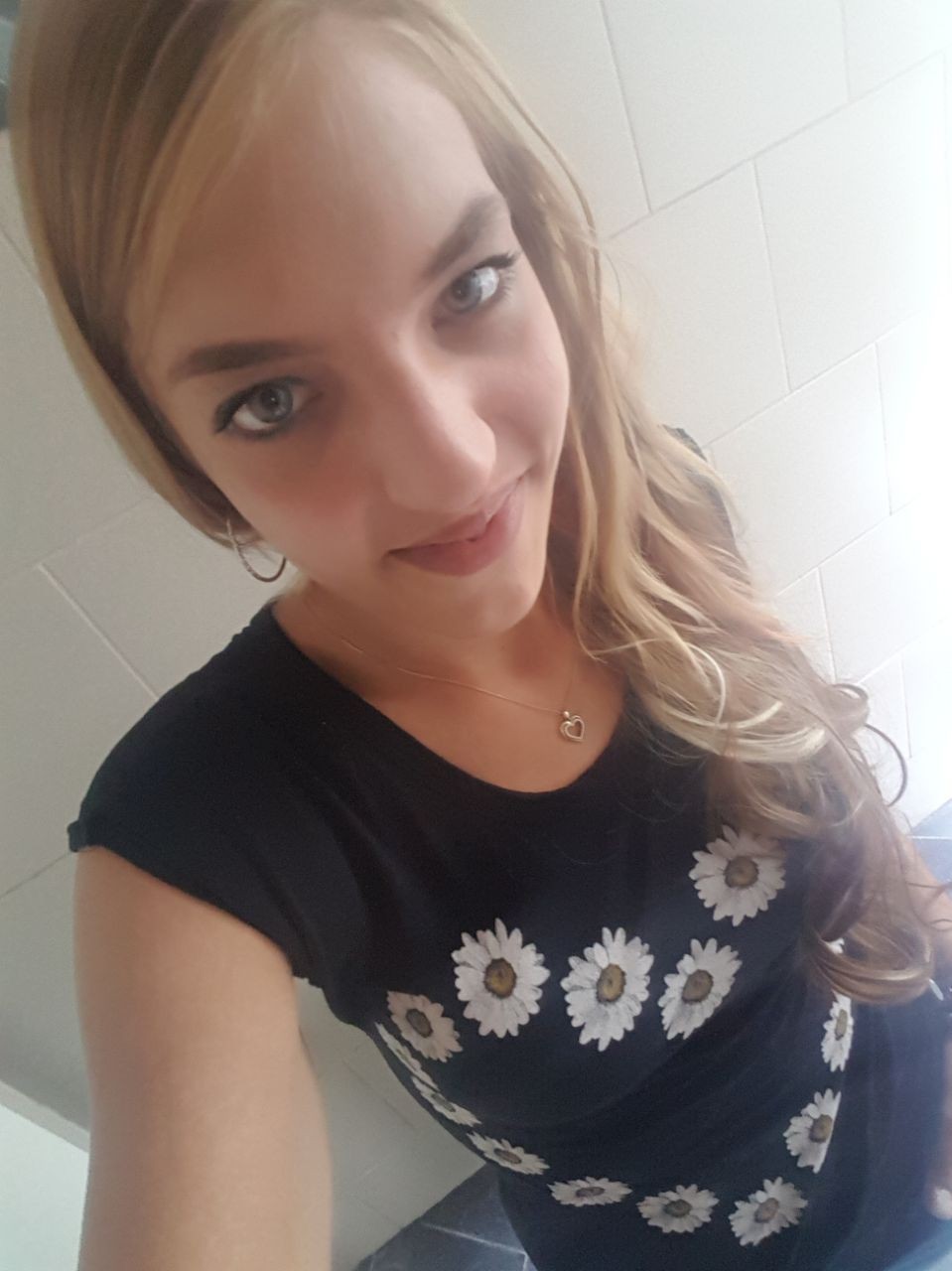 Volim da me prvo poljube :P