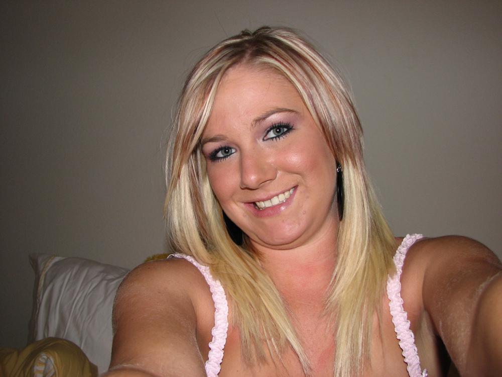 Savršena plavuša u srednjim tridesetima