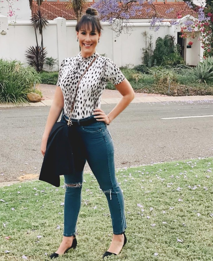 Zena sa dobrom vibracijom