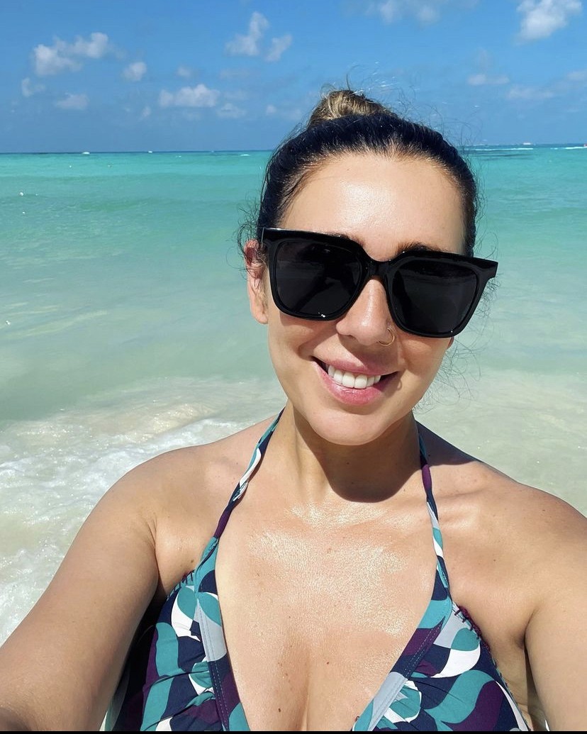 Dvosmislena, cudno duhovita :D