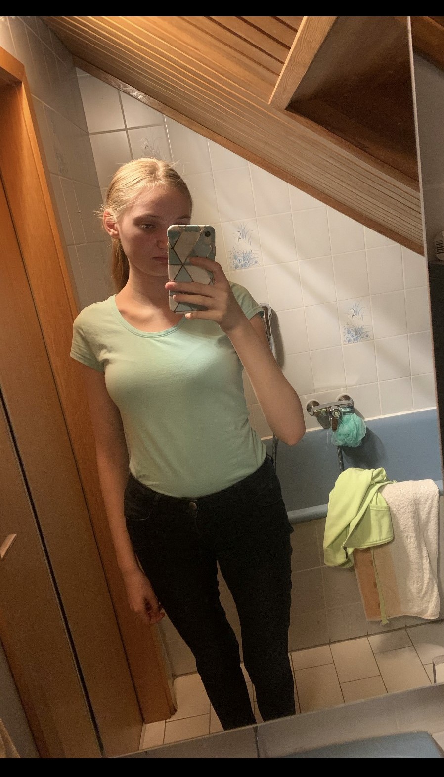 Jos uvek trazim sebe