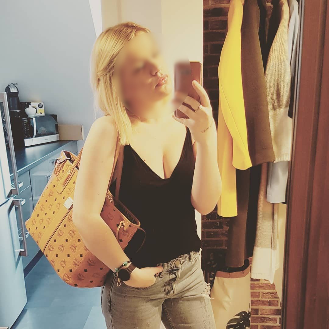 Plavuša za druženje