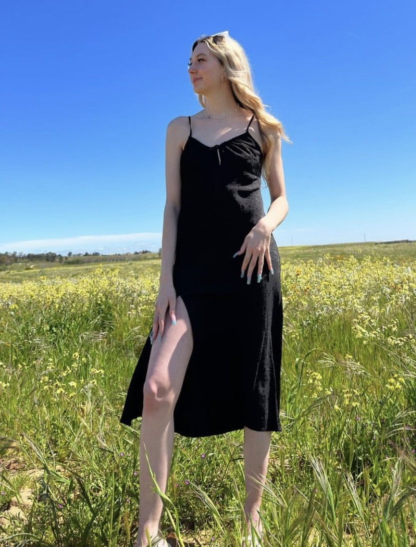 Sama sebi nedovoljna