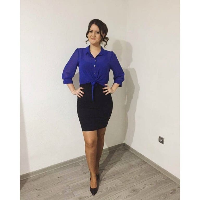 Skromna devojka bez iskustva