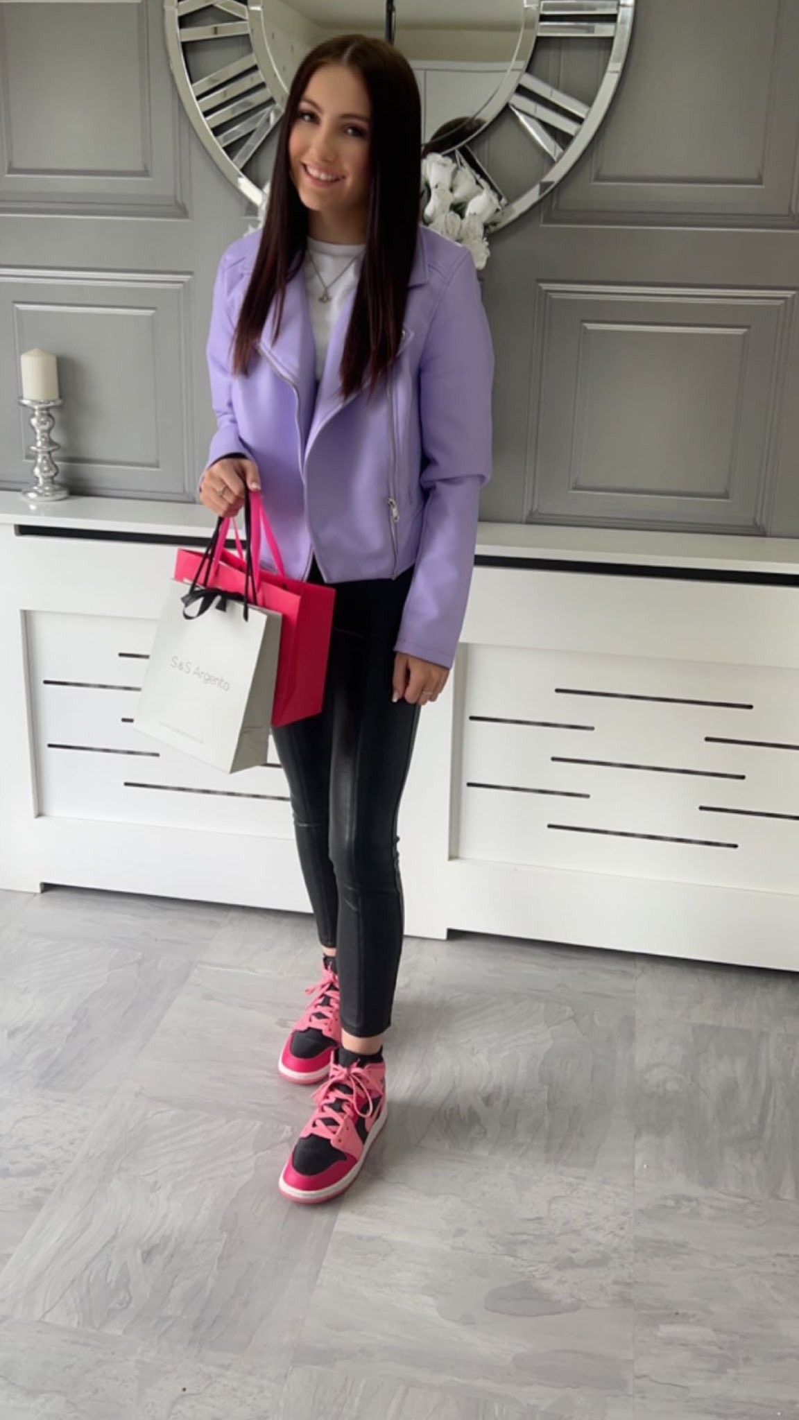 udvaraca puno zanimljivih malo