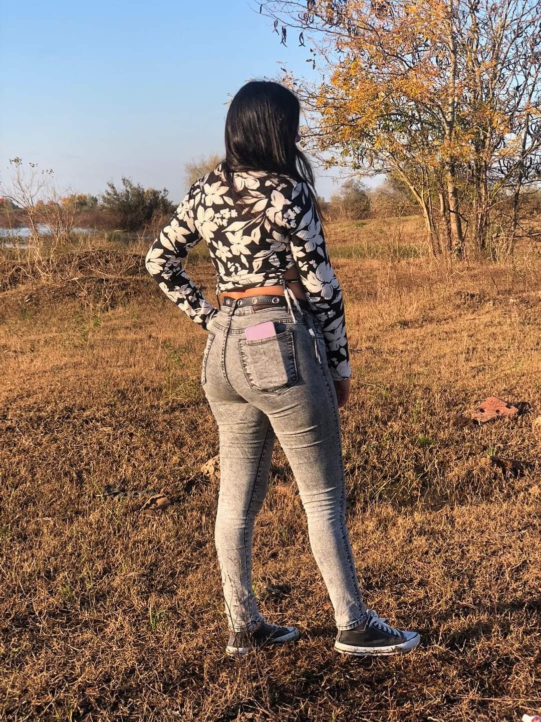 Devojka na mestu – Kaja