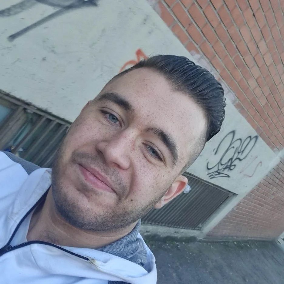 Mladic trazi povremenu zabavu