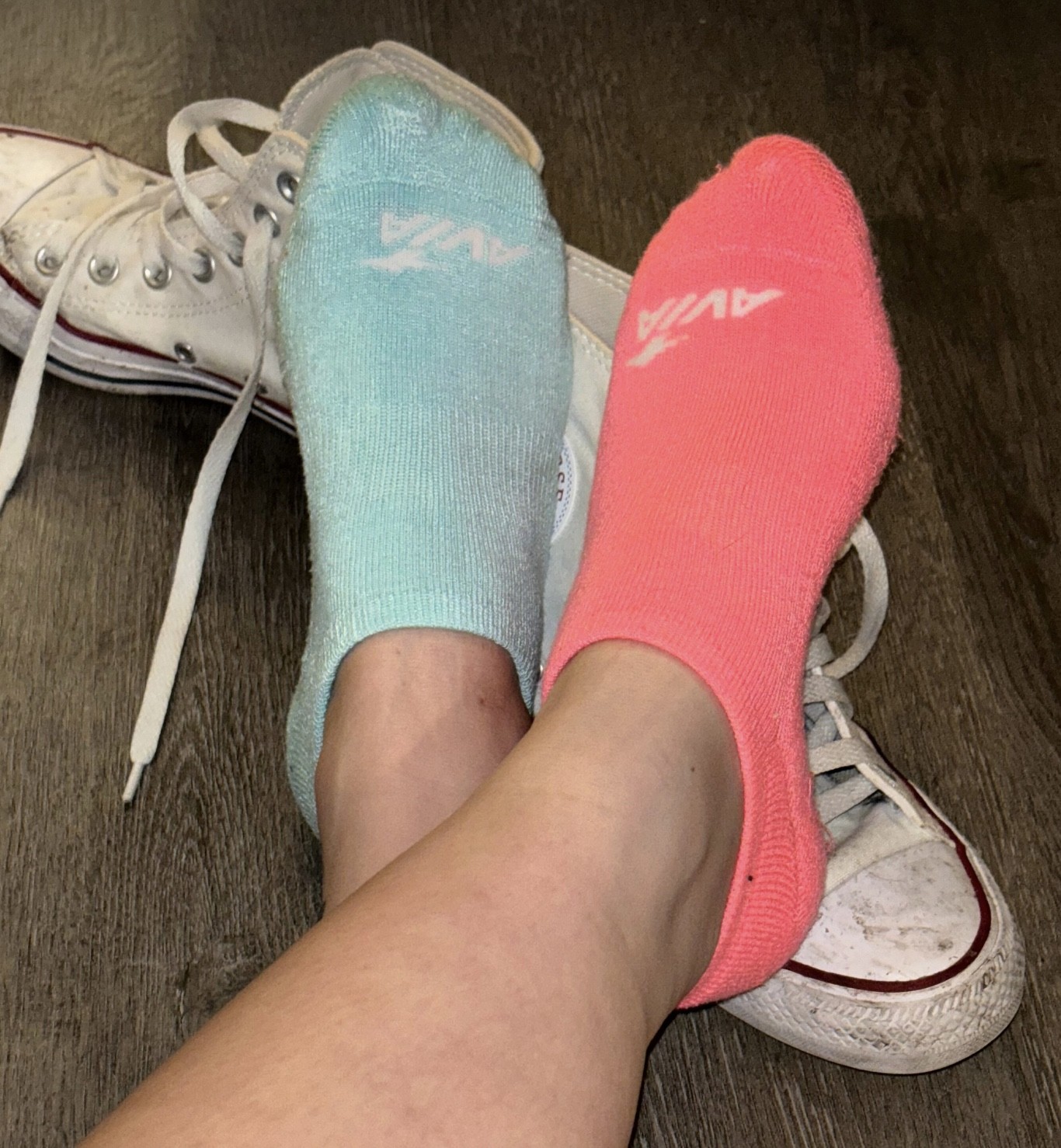 Znojava smrdjiva stopala – fetis seks oglasi