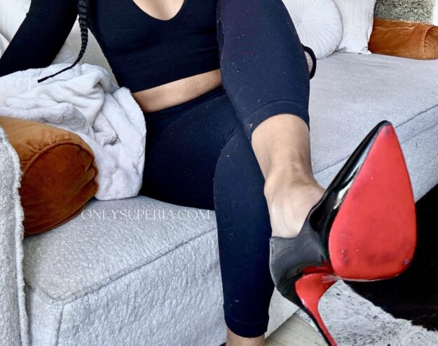 Lana foot fetis