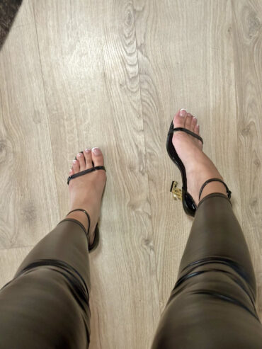 Lana foot fetis